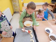 Pečeme ve školce - od zrníčka po rohlík